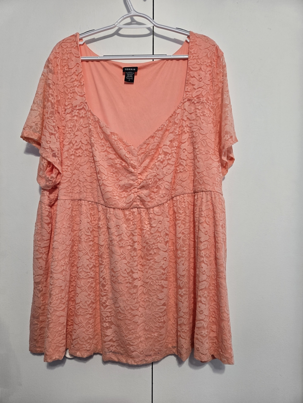 Torrid Lace Babydoll Top Peach Coral V-Neck Plus Size 5 Flutter‎ Sleeve